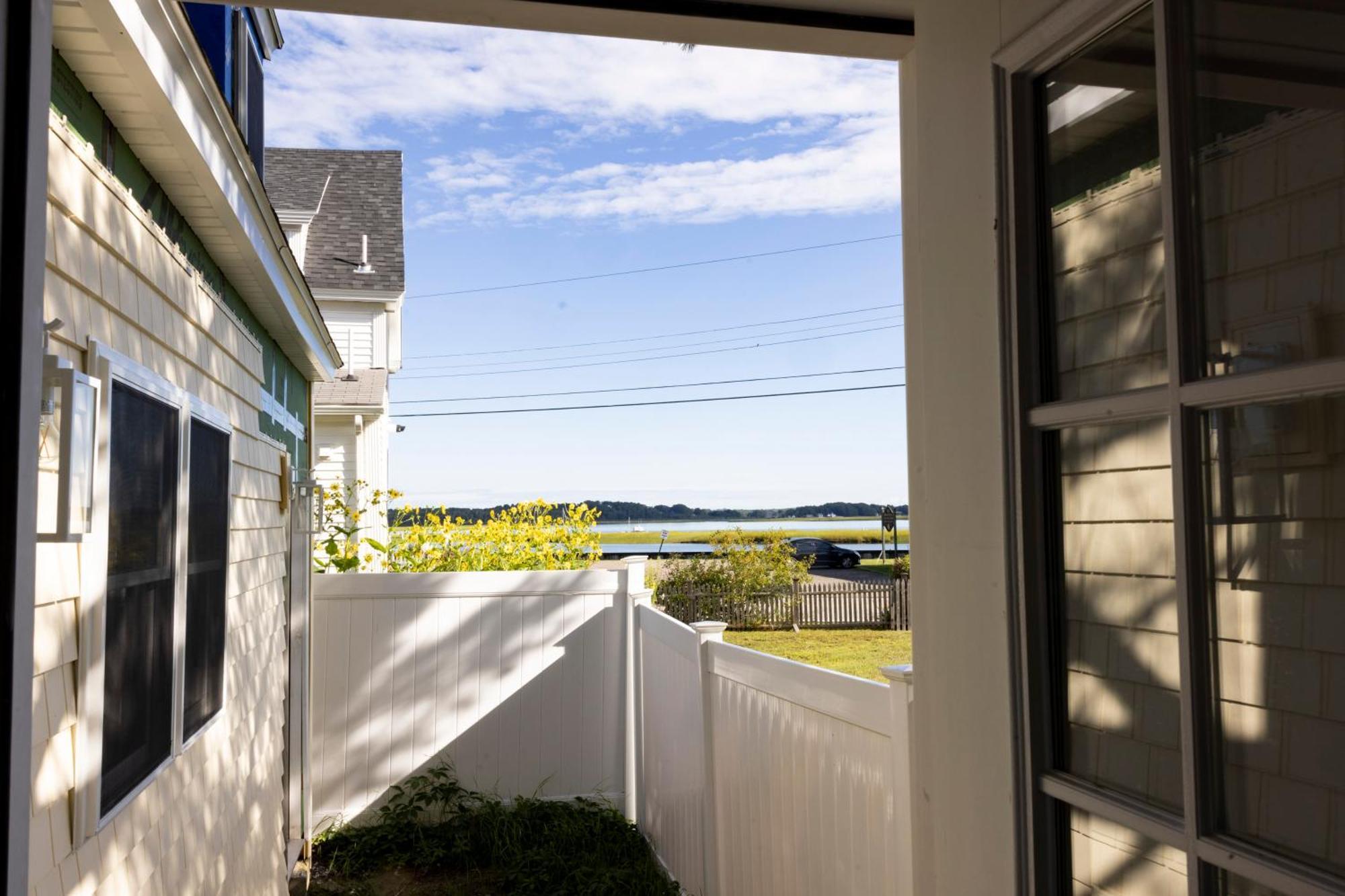 Bright 4Br Beach House, Pine Point Perfection Scarborough Extérieur photo
